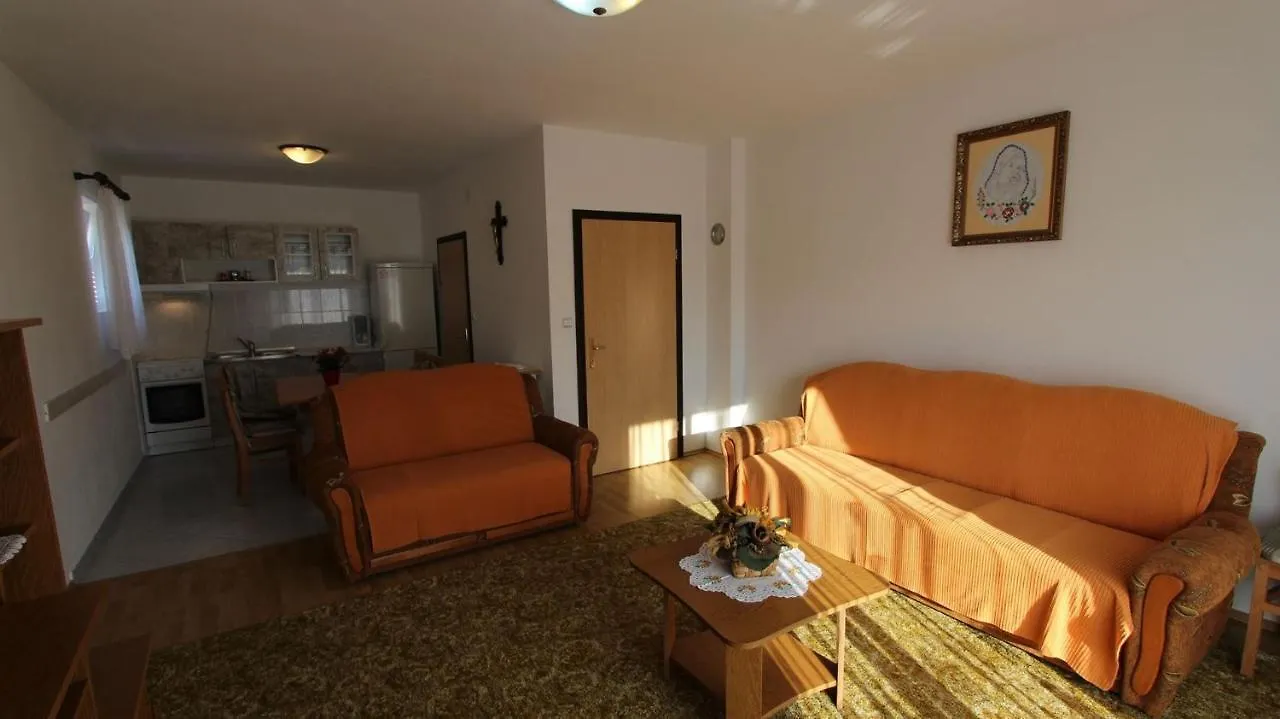 Apartments Vrbovcan Malinska Guest house