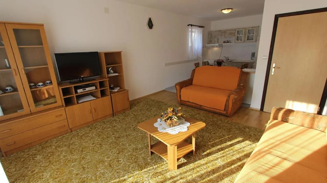 Guest house Apartments Vrbovcan Malinska